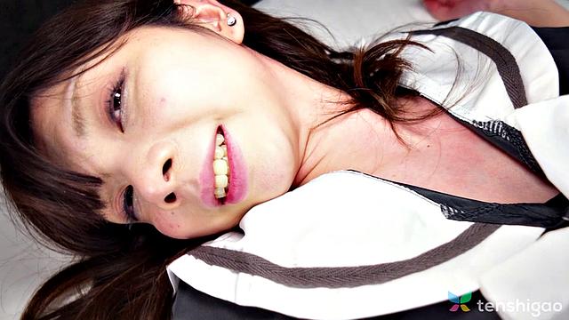 Introducing the sexy Yumi Kawai