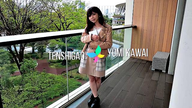 Introducing the sexy Yumi Kawai
