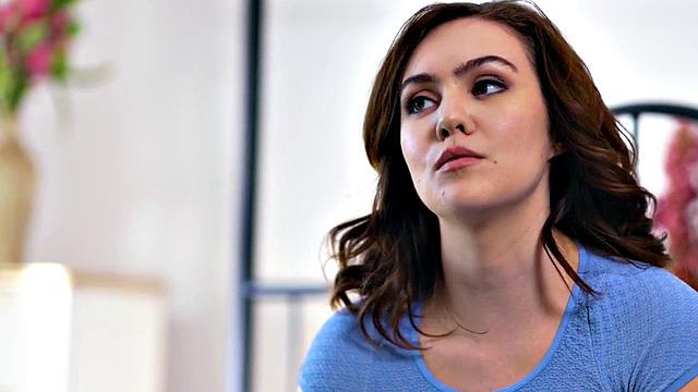 Les busty MILF licked and fingered by babe in passionate sex