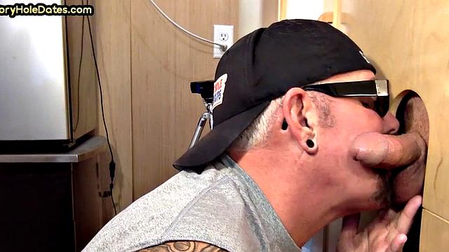 Amateur gloryhole DILF sucks for jizz in mouth