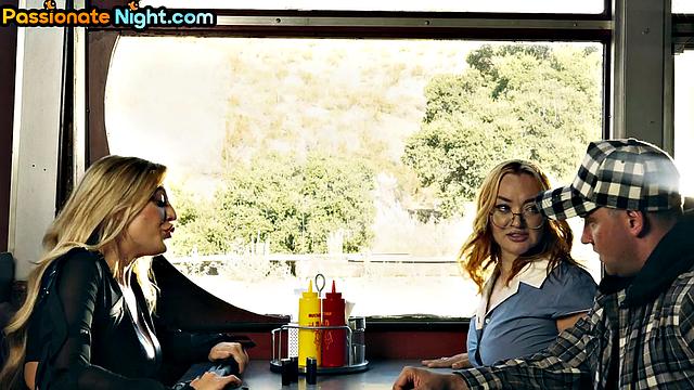 Hardcore 3some with naughty bitches