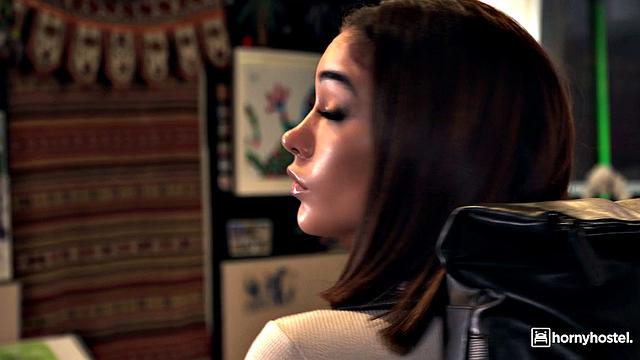 Ginebra Bellucci с голодной киской не может устоять перед огромным членом Jesus Reyes в хостеле - страсть, секс и бурный оргазм!