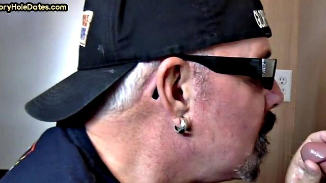 Gloryhole DILF sucks white dick in homemade closeup