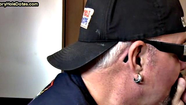 Gloryhole DILF sucks white dick in homemade closeup