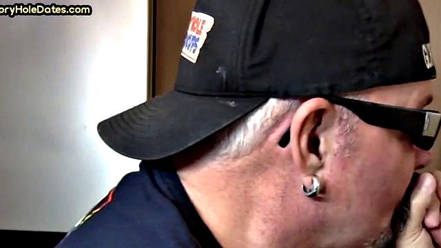 Gloryhole DILF sucks white dick in homemade closeup