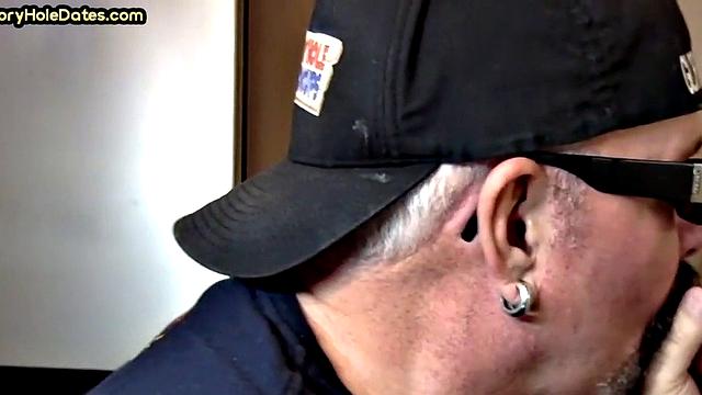 Gloryhole DILF sucks white dick in homemade closeup