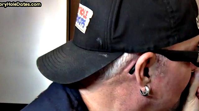 Gloryhole DILF sucks white dick in homemade closeup