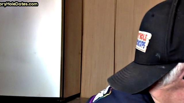 Gloryhole DILF sucks white dick in homemade closeup