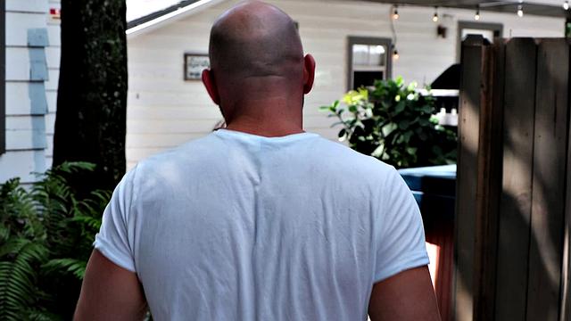 анна мария трахается в саду пока муж вне дома