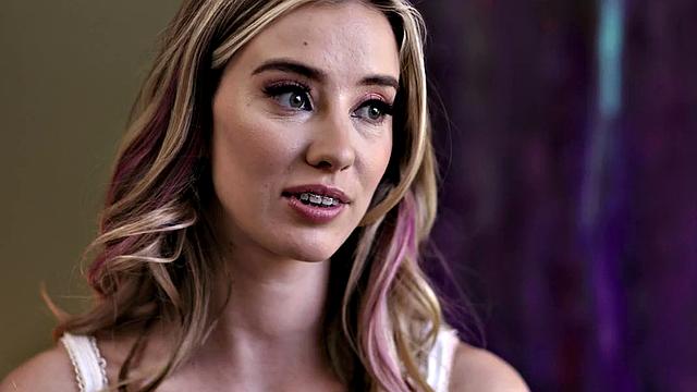 Dyke 3some play in threesome sex while fingering