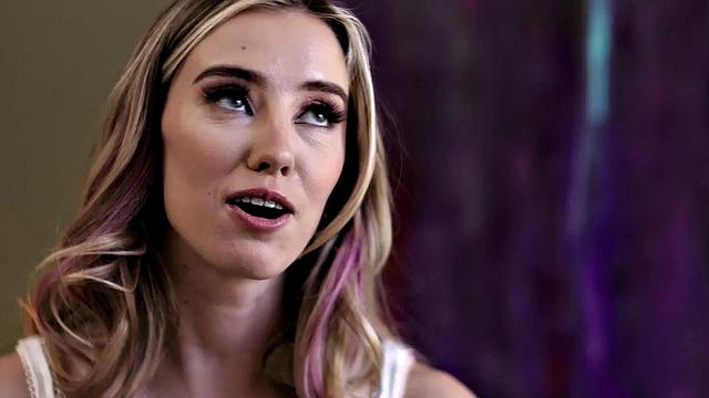 Dyke 3some play in threesome sex while fingering