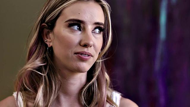 Dyke 3some play in threesome sex while fingering