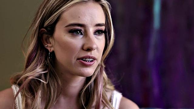 Dyke 3some play in threesome sex while fingering