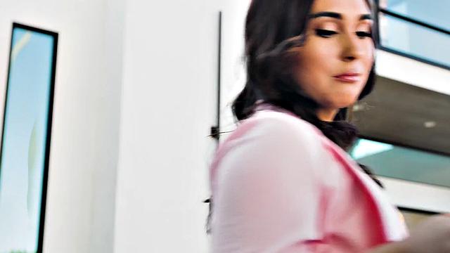 Trans lady penetrates female in wet pussy hole