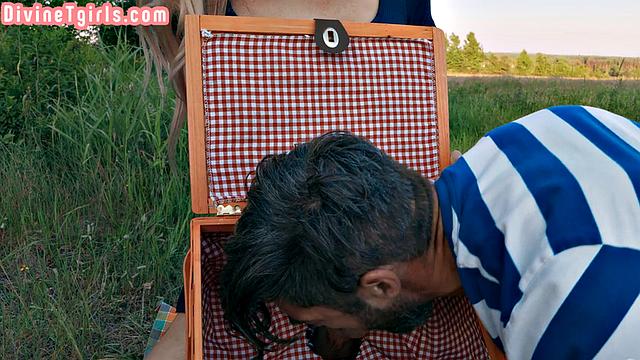 Horny Bigtitted trans drilled in car