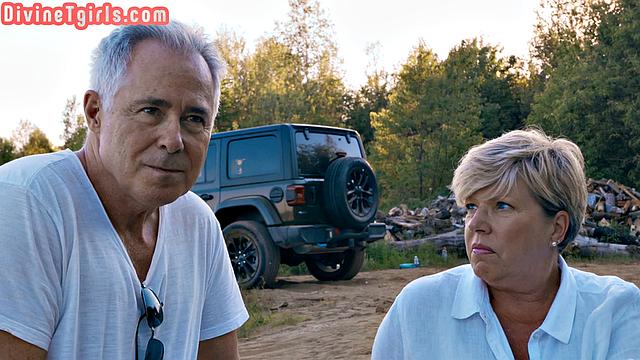 Horny Bigtitted trans drilled in car