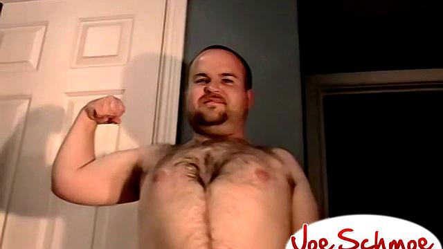 Ceelo Curious Chubby получает минет - Ceelo