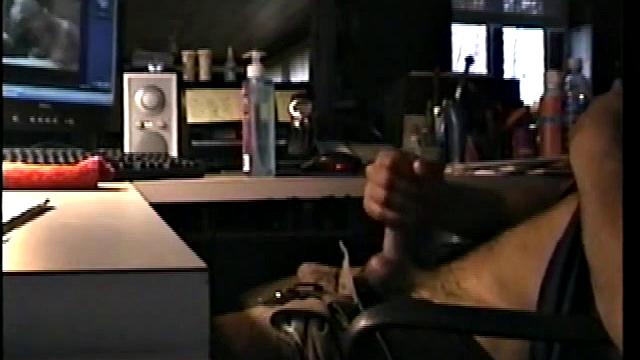 Зак превращает трусы в бассейн - так кончает, сам бы утонул