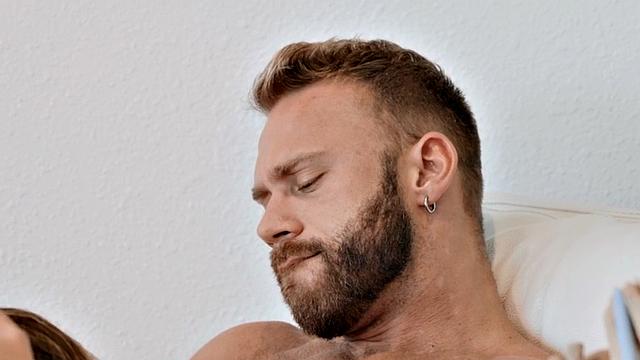 Muscled eager jock analpounding facial loving