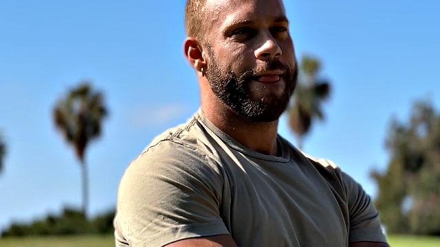 Muscled eager jock analpounding facial loving