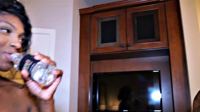 Curly-haired UK amateur Havana gets drilled by BBC burgundy in Miami