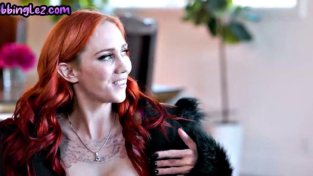 Dirty lesbo ladies love eating while fingering