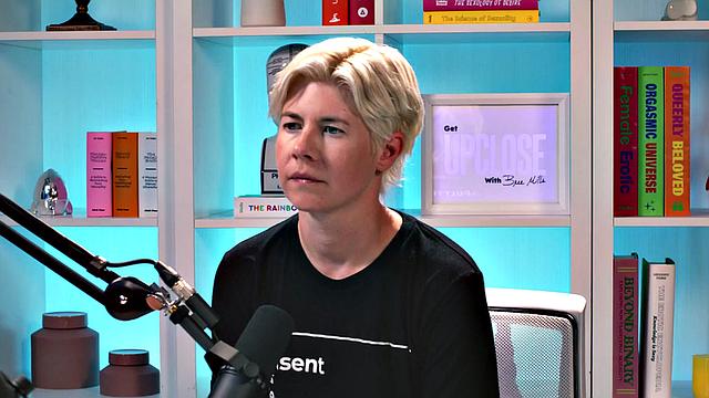 Petite Asian babe in stockings solo pussytoyong