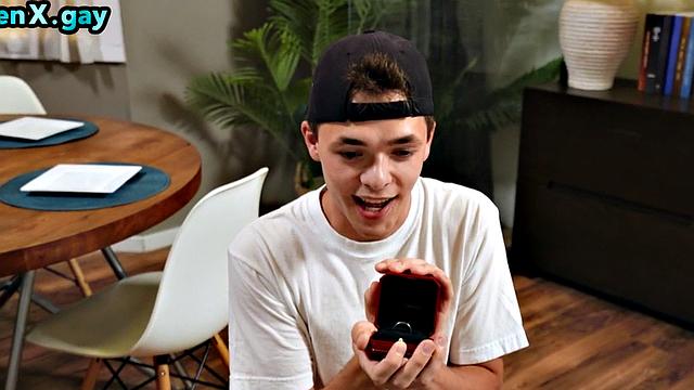 Muscled daddy fucks kitchen stud after rimming his ass