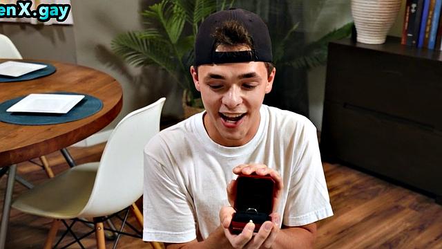 Muscled daddy fucks kitchen stud after rimming his ass