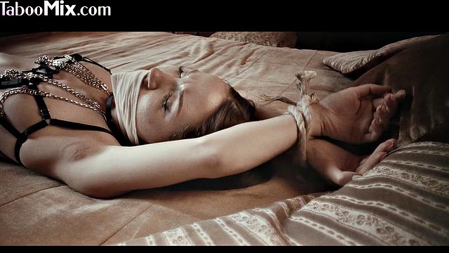 Naughty lez sluts scissoring