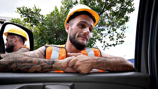 Str8 guy enjoys fucking hardcore in tight anal hole