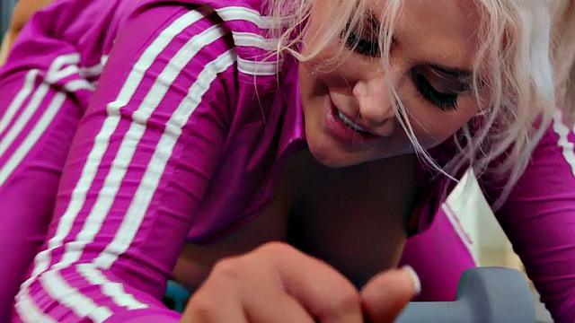 Bombastic yoga MILF with bigass n boobs fucked n tits jizzed