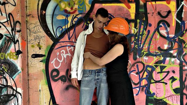 огненная рыжая устроила жаркие игры в постели