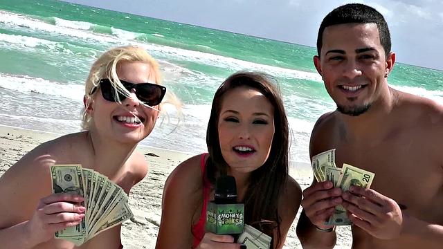 Blonde bombshell with a pierced pussy takes on two dudes for some cash