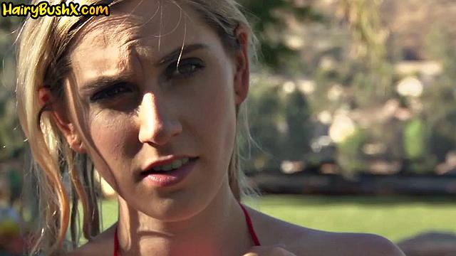 Пышная брюнетка жадно сосёт большой черный член на природе, потом скачет на нём до оргазма.