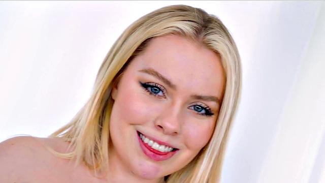 Big booty babe deepthroats after teasing