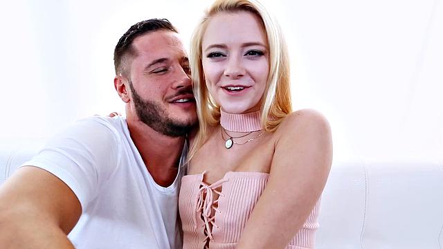 Tiny Blonde Riley Star