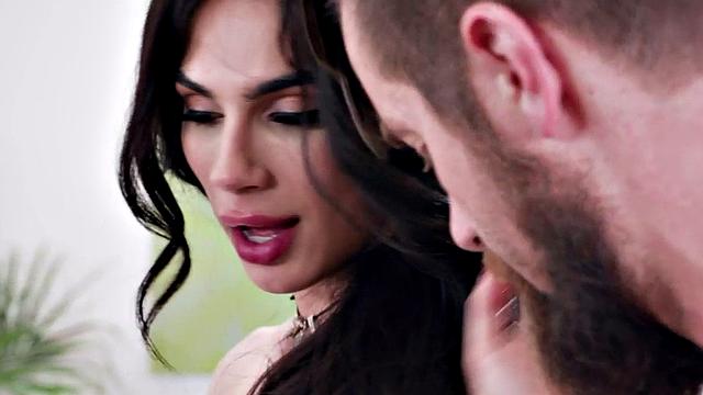 Trans dirty lady fucked in anal by naughty fellow