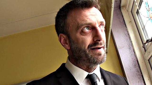 Паскаль приручил Харли - теперь она его подчинённая с юмором и украшением