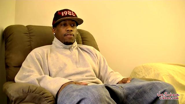 Джеймс делает минет большому черному парню - Джеймс и Джо