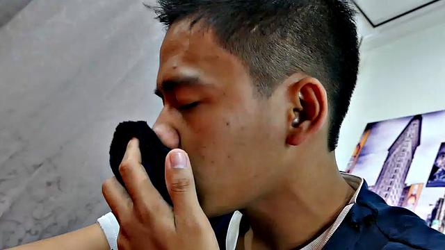 Gay Asian twink Marcon tries to not jerk off so much by listening to some tunes. But his obsession with male feet keeps him thinking about feet most of the time. Marcon gives in and starts feeling horny, needing to have a wank.