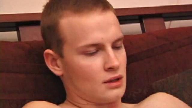 Любопытные натуралы развлекаются