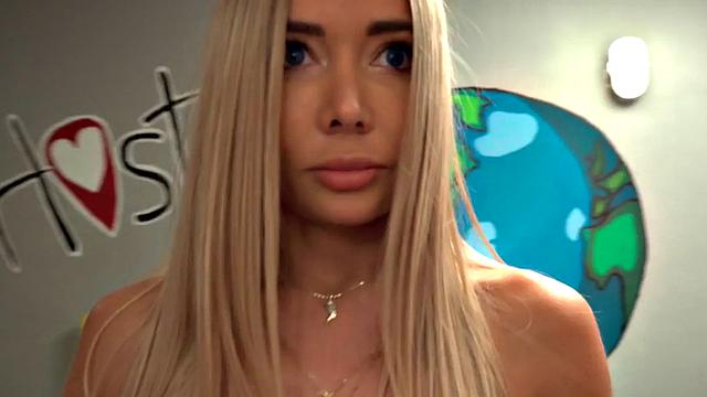 Busty hostel facesitting babes in FFM 3some