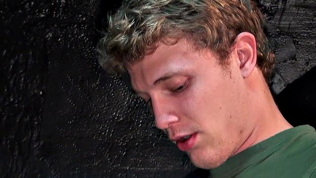 Amateur gay club stud fucks bottom after cocksucking