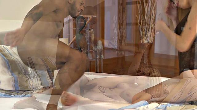 Карина Гранд решила проверить, что круче: трахать bbc ногами или жопой