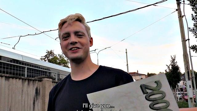 Pulled amateur bangs dude in bathroom for cash