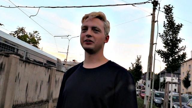 Pulled amateur bangs dude in bathroom for cash