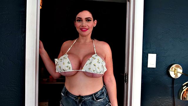 Brooklyn Springvalley: Mega-busty Bombshell's Big Show