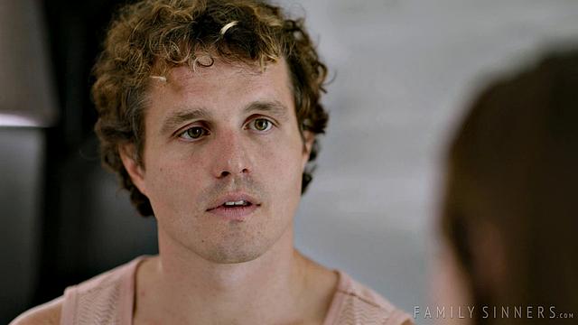 Сводная сестра в леггинсах соблазняет брата - Hazel Moore и Robby Echo жёстко трахаются на кровати.