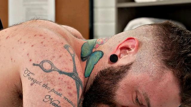 Alien Abductee Probed By Hot Doctor's - FistingInferno